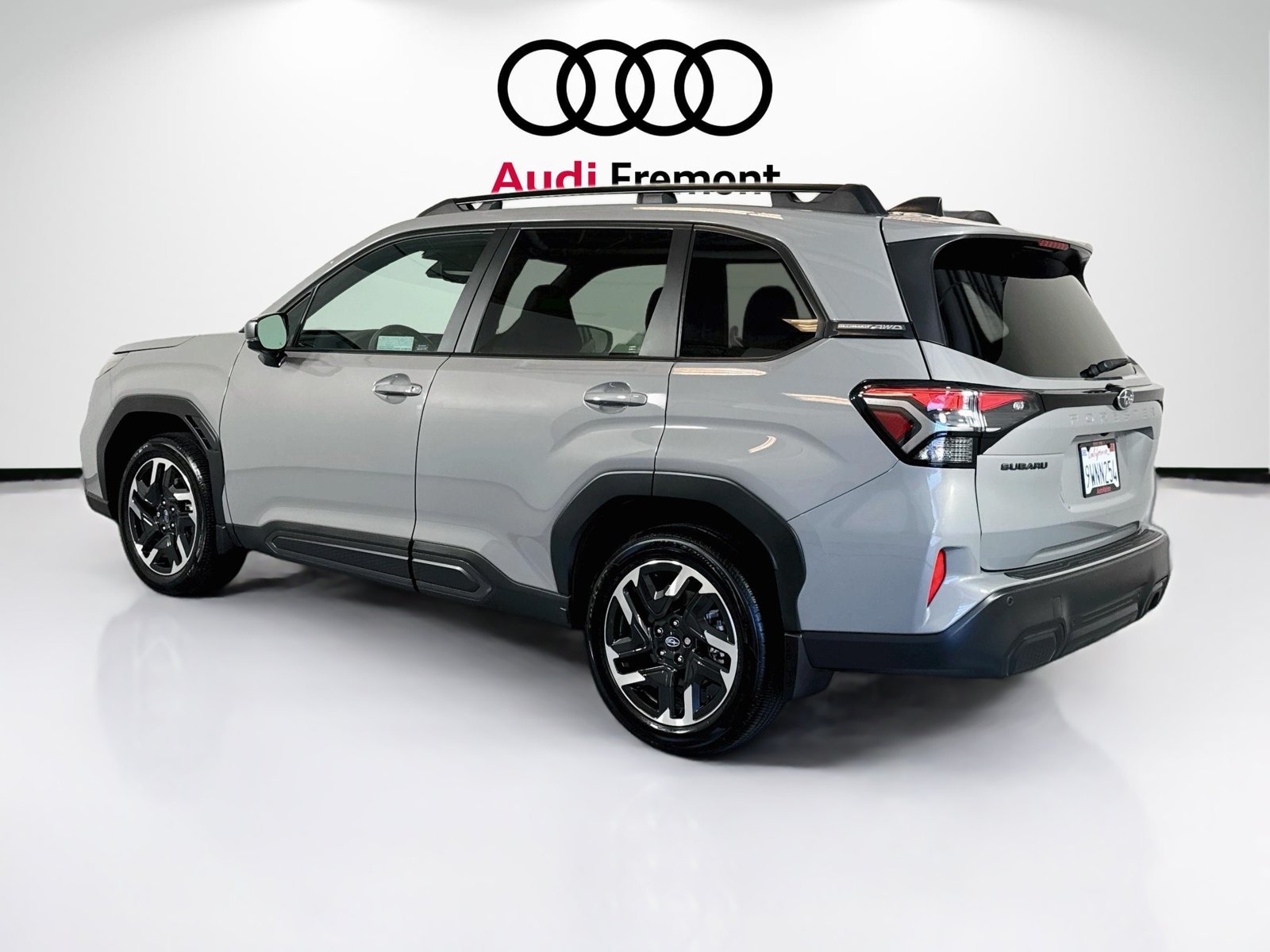 Used 2026 River Rock Pearl Subaru Limited image 7