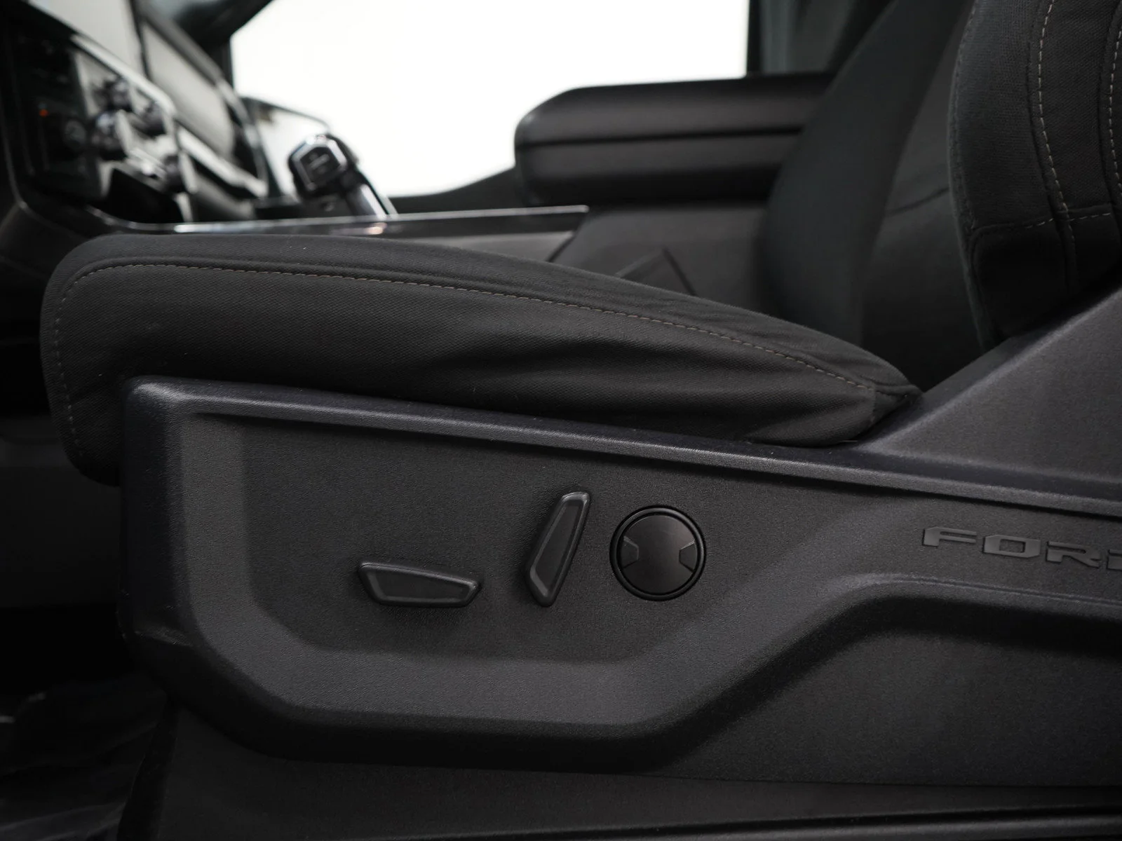 Used 2022 Gray Metallic Ford XLT image 22