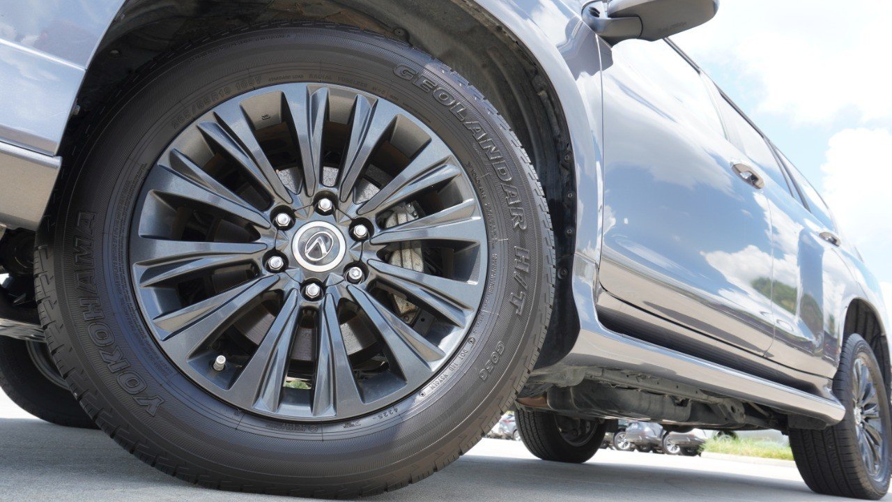 Certified Used 2023 Gray Lexus GX 460 Premium image 11