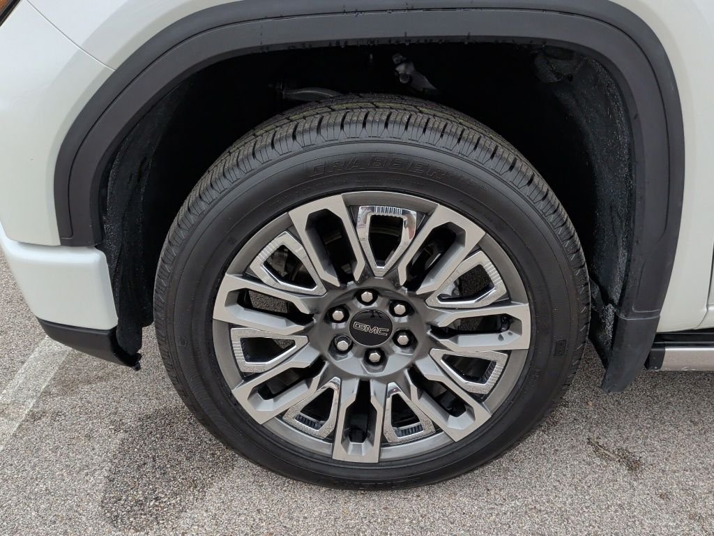 Used 2025 White Frost Tri-Coat GMC Denali Ultimate image 53