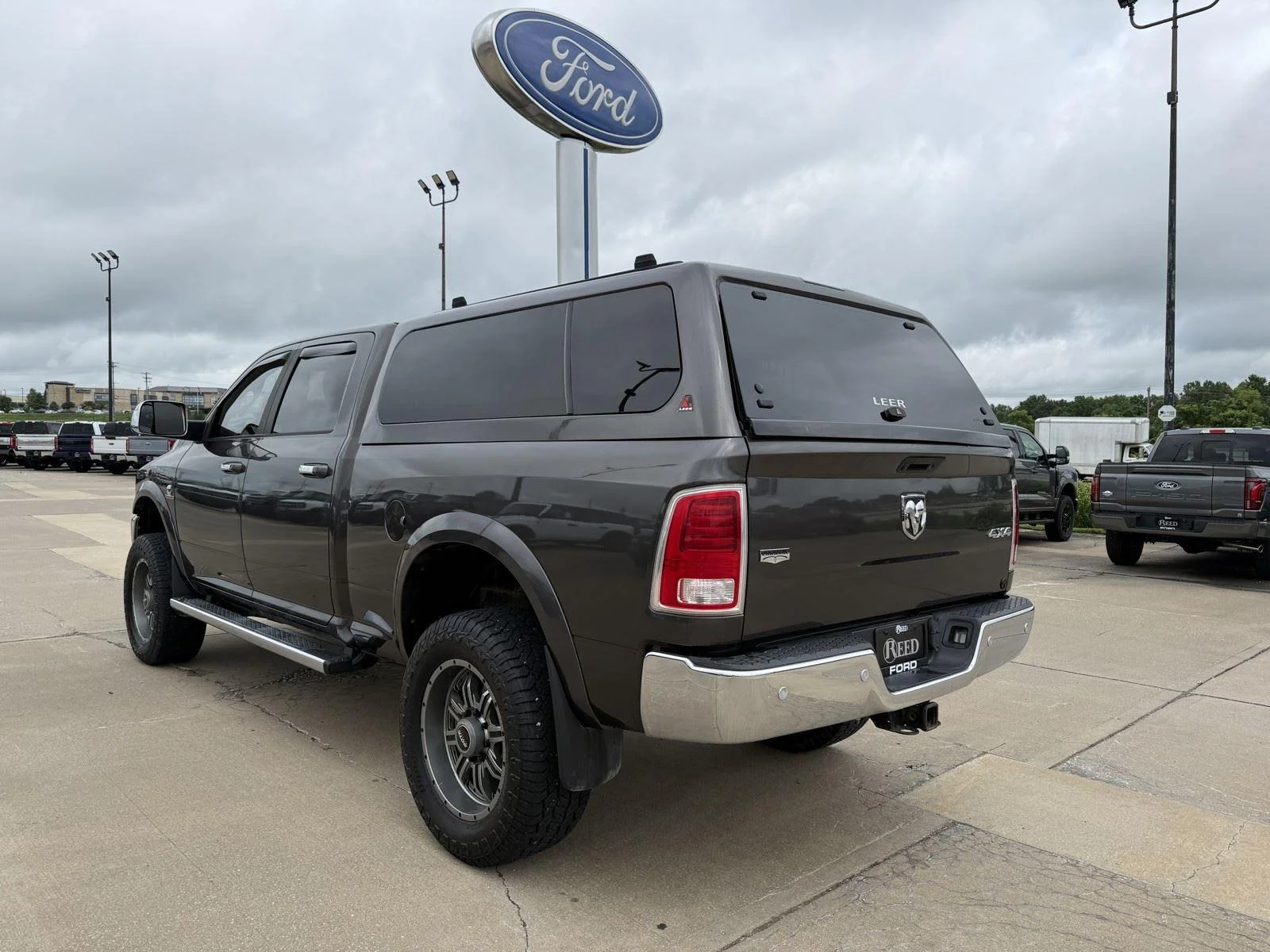 Certified Used 2017 Granite Crystal Clearcoat Metallic Ram Laramie image 8