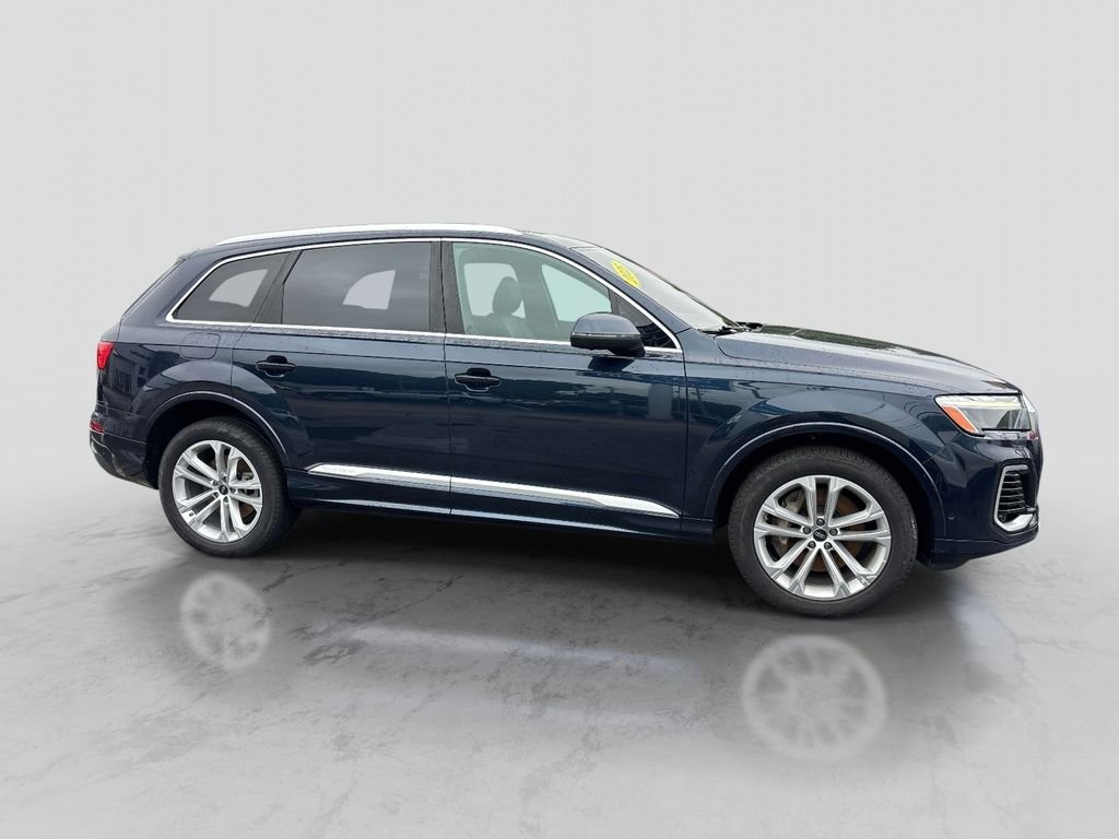 Used 2025  Audi 55 Premium Plus image 6