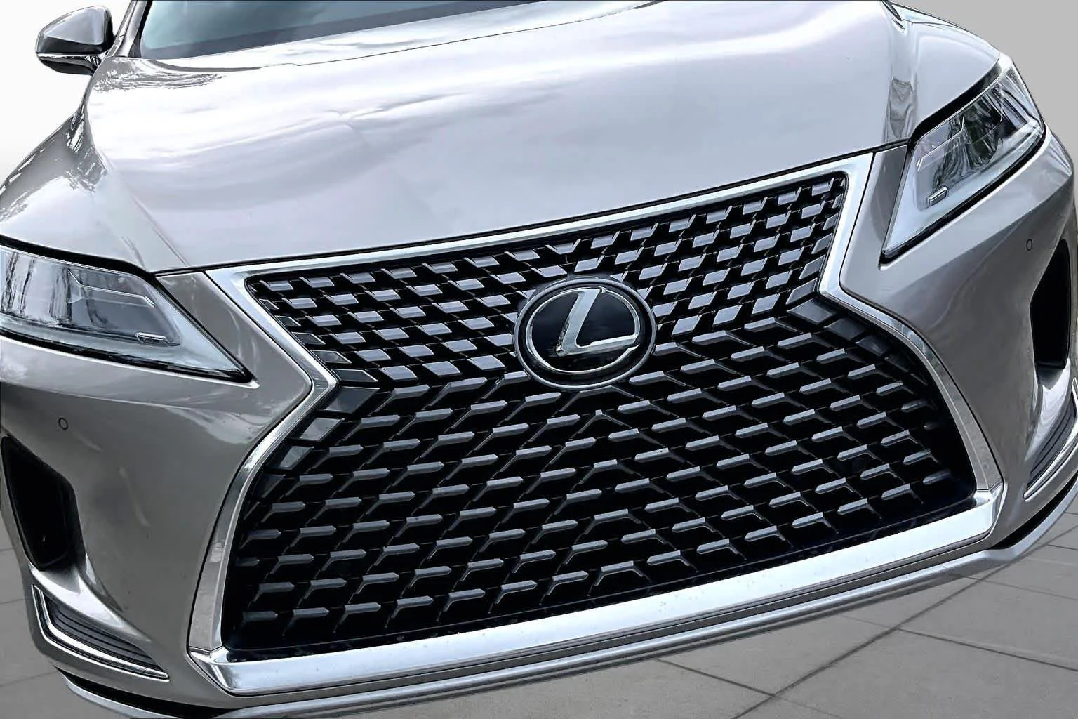 Used 2020 Atomic Silver Lexus  image 58