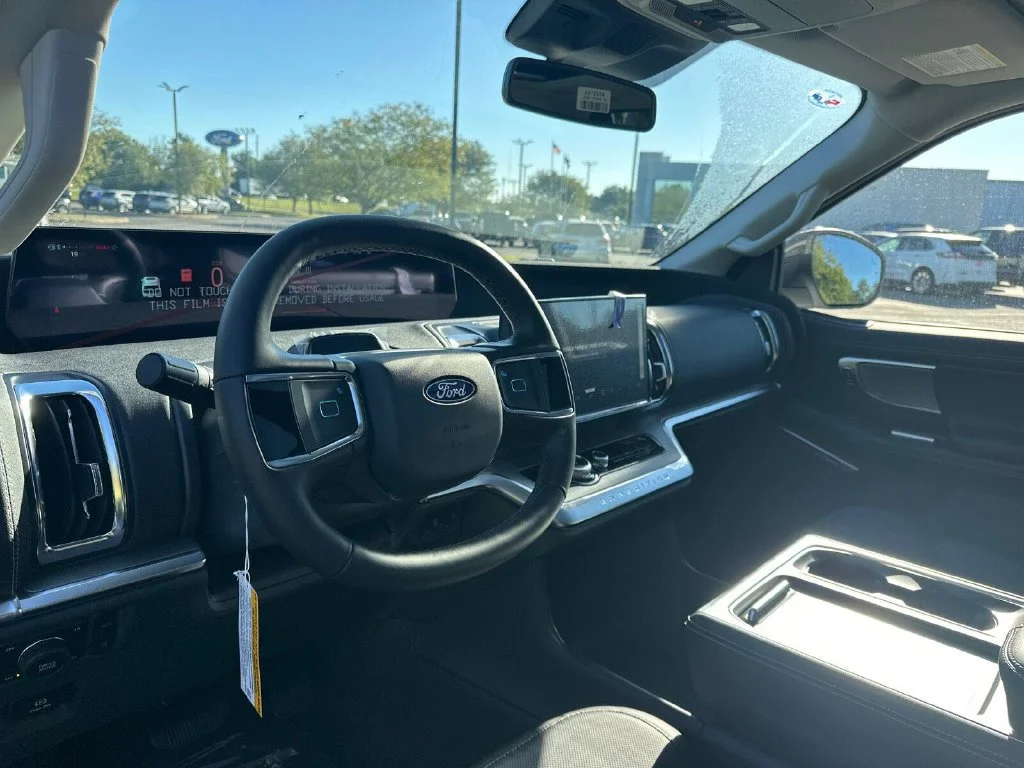 New 2027 White Ford Platinum image 8