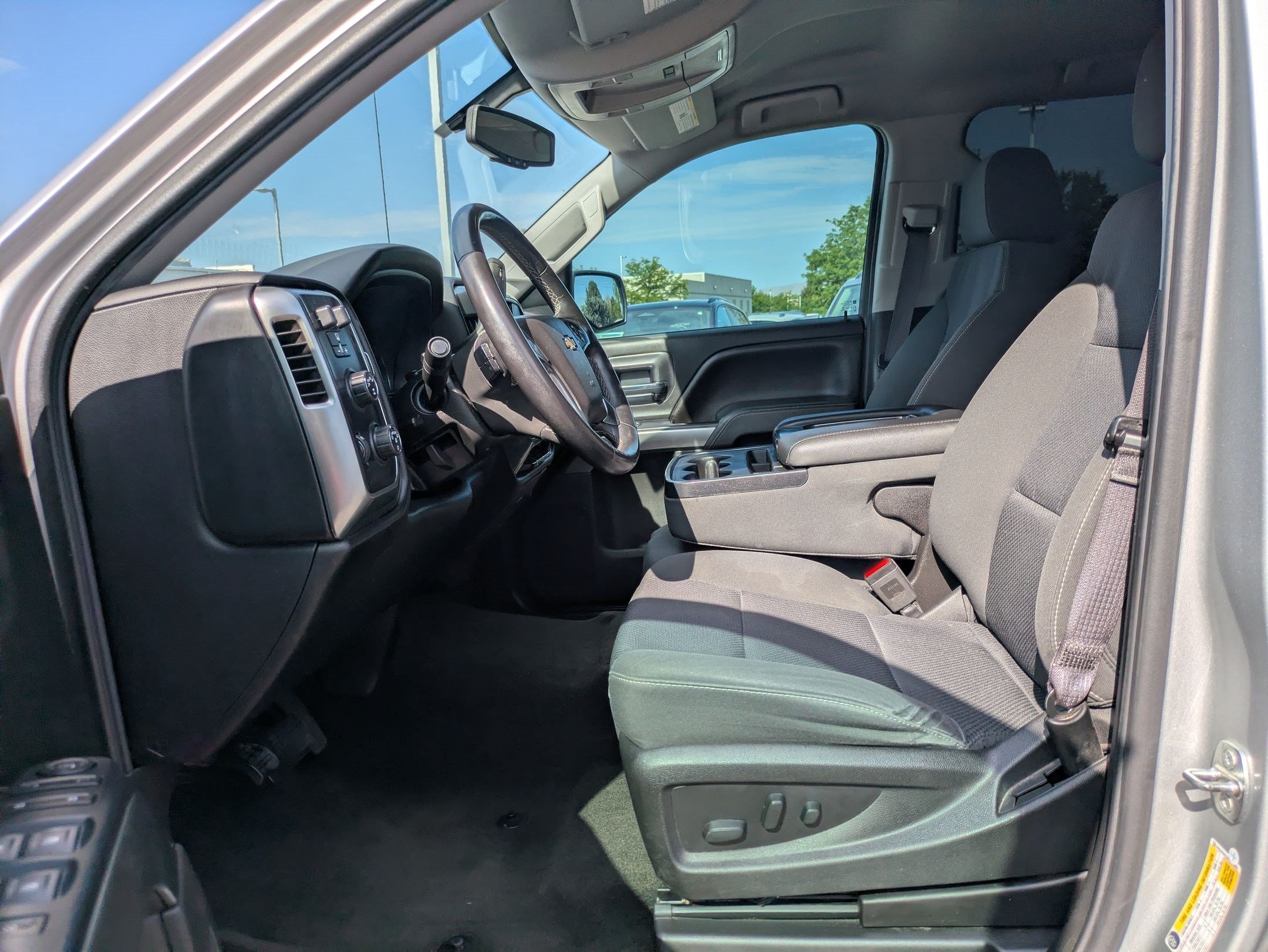 Used 2017 Silver Ice Metallic Chevrolet LT image 14