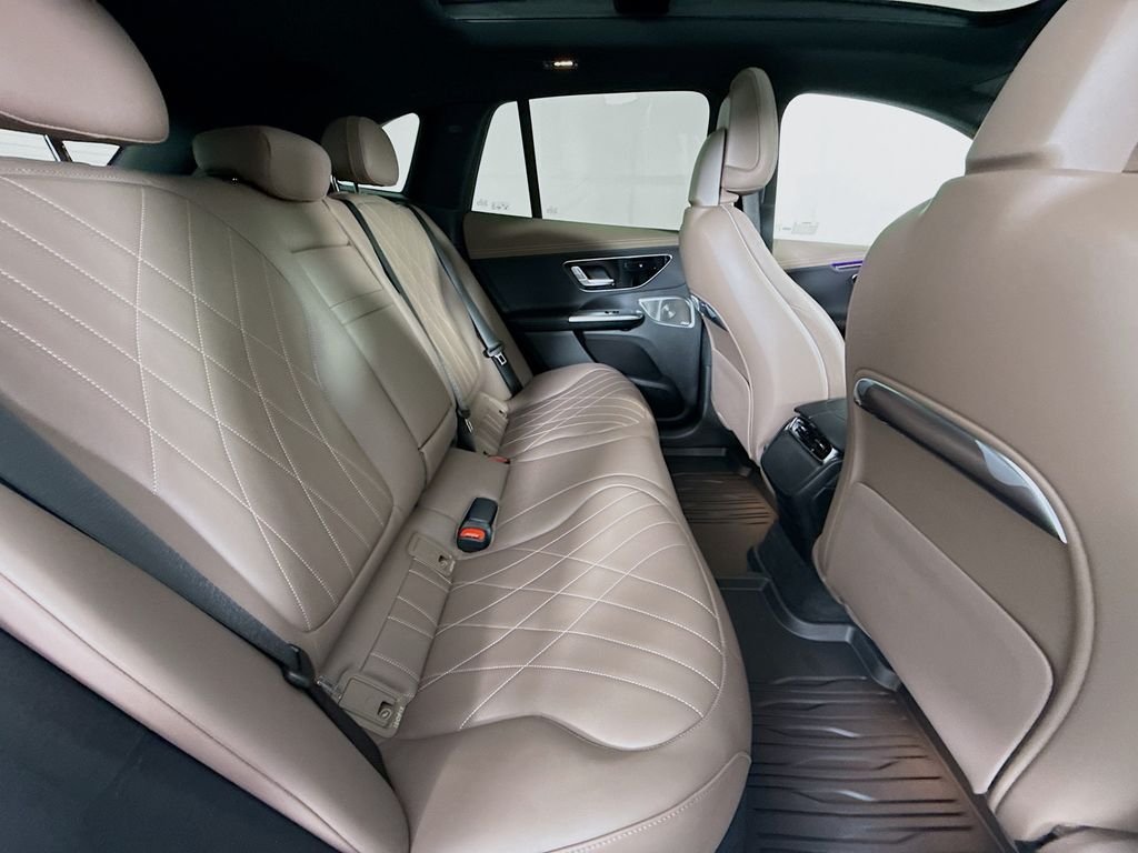 Used 2024 White Mercedes-Benz 350 SUV image 21