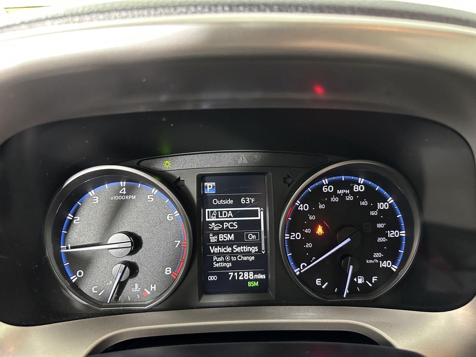 Used 2018 Galactic Aqua Mica Toyota XLE image 6