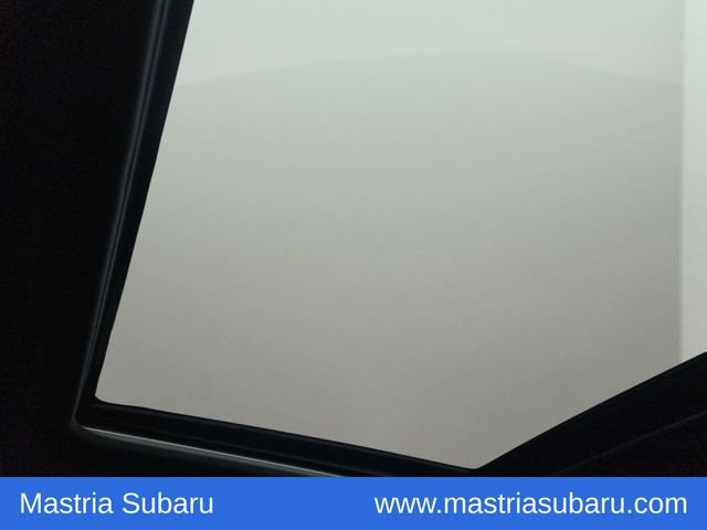 Used 2025 Pearl Subaru Premium image 9