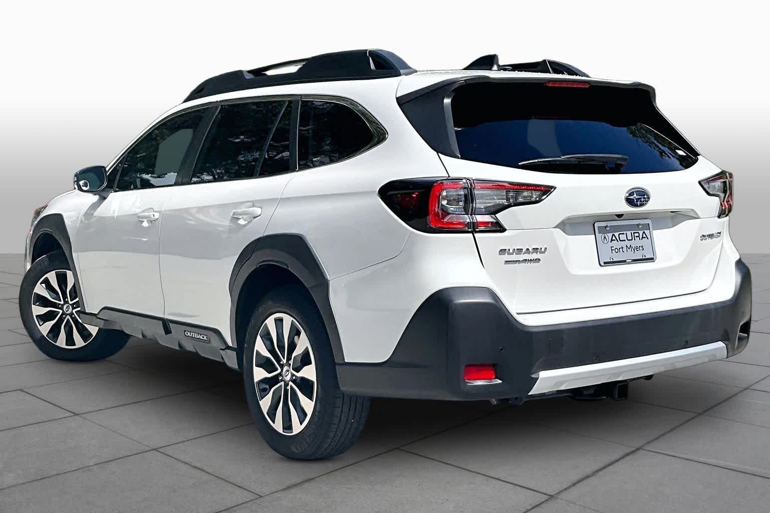 Used 2023 Crystal White Pearl Subaru Limited image 12