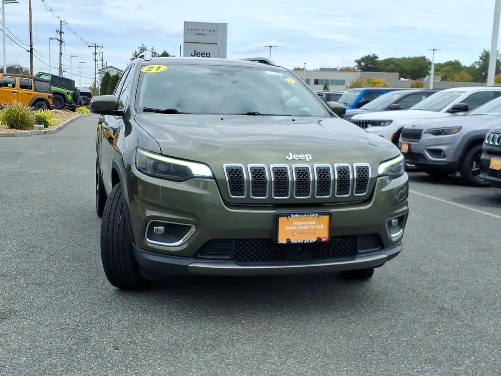 Certified Used 2021 Olive Green Pearl Coat Jeep Limited image 4