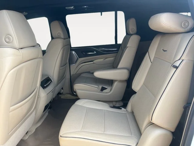 Used 2021 CRYSTAL WHITE TRICOAT Cadillac Premium Luxury image 11