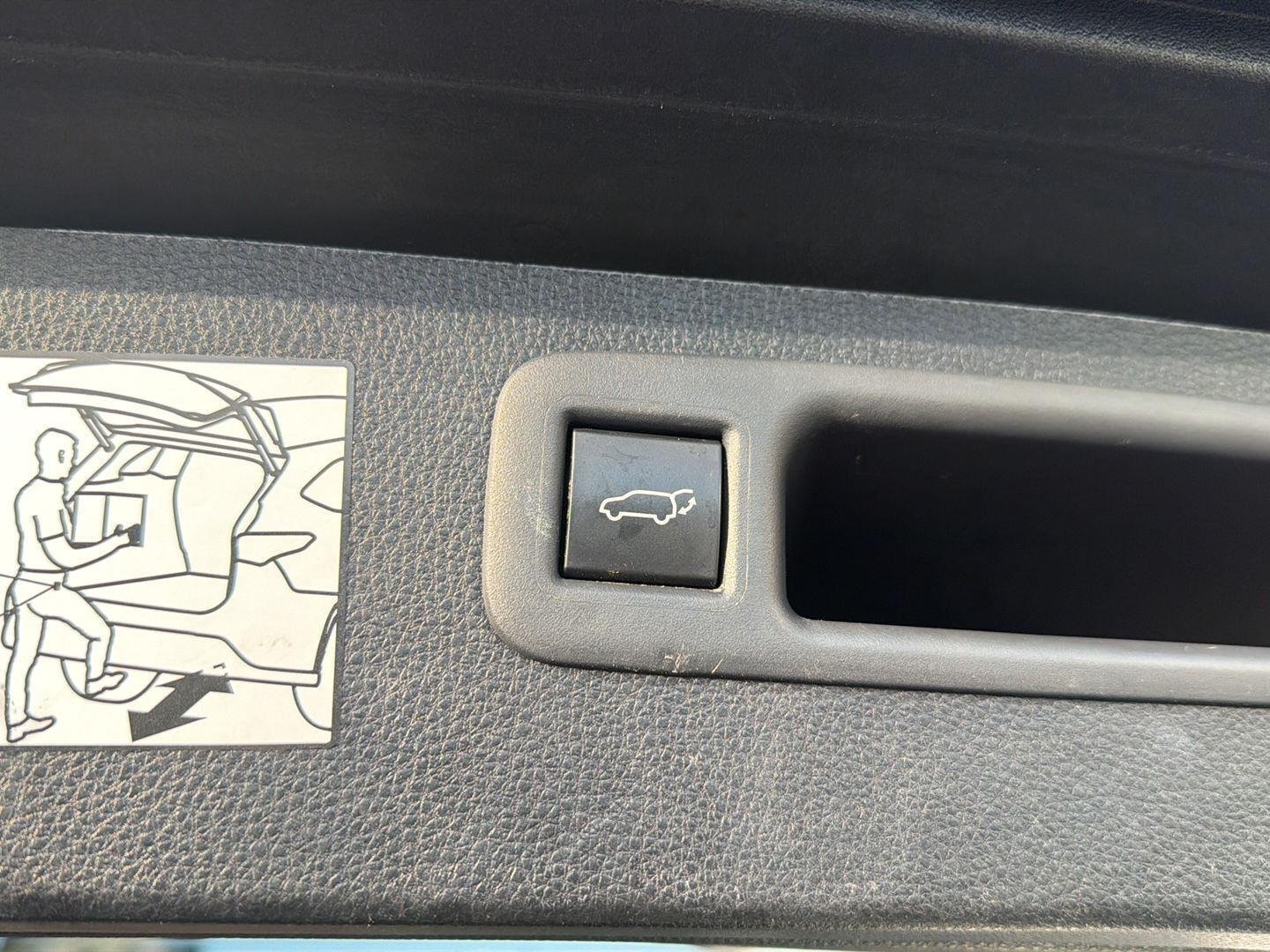 Used 2022 Wind Chill Pearl Toyota Platinum image 36
