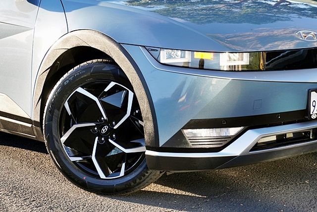 Used 2024 Blue Hyundai SEL image 3