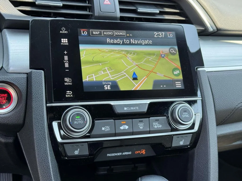 Used 2016  Honda Touring image 19