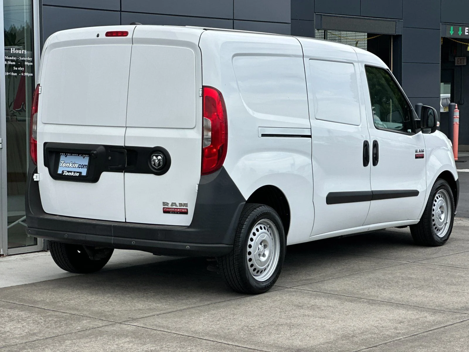 Used 2017 Bright White Ram Tradesman image 3