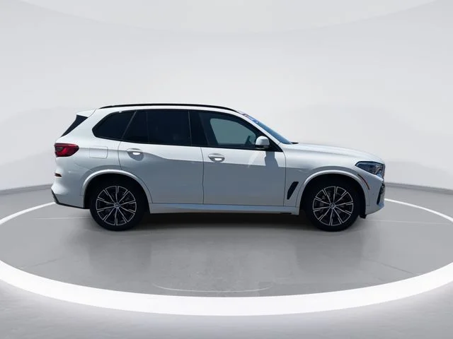 Used 2019 White BMW xDrive40i image 8