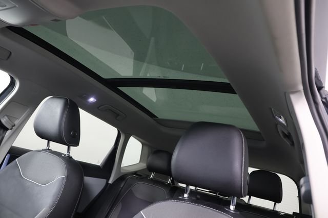 Used 2024 Gray Volkswagen 1.5T SE image 18
