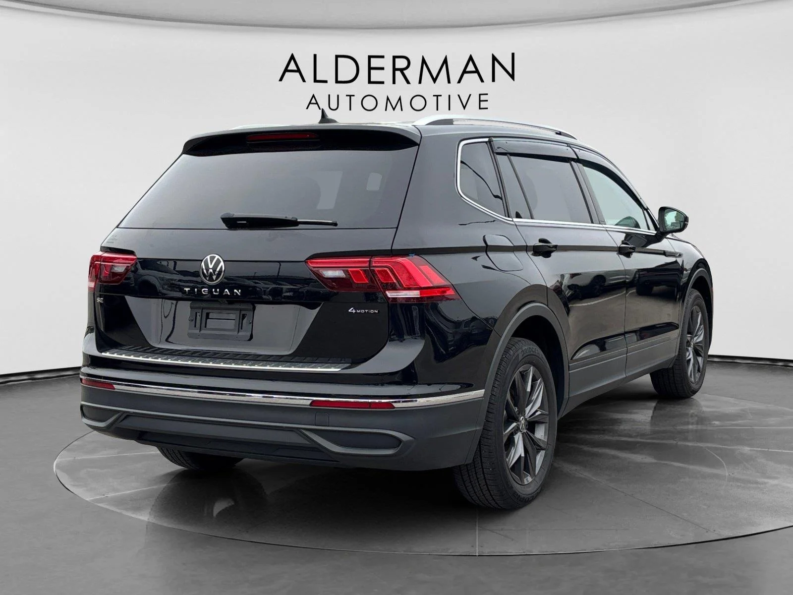 2023 Volkswagen Tiguan SE - Photo 5