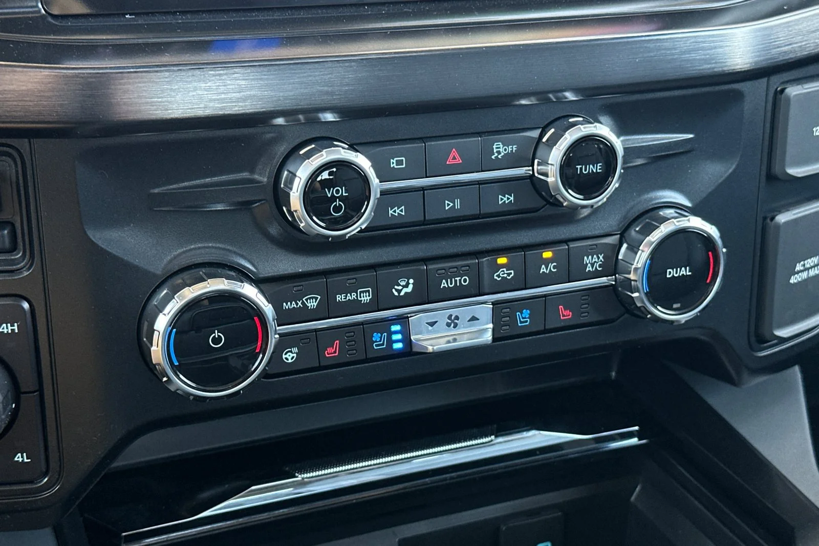 New 2026 Gray Ford Lariat image 19