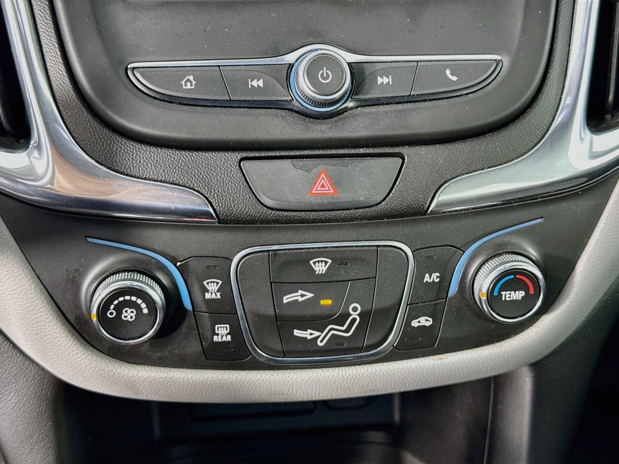 Used 2020 MOSAIC BLACK METALLIC Chevrolet LS image 17