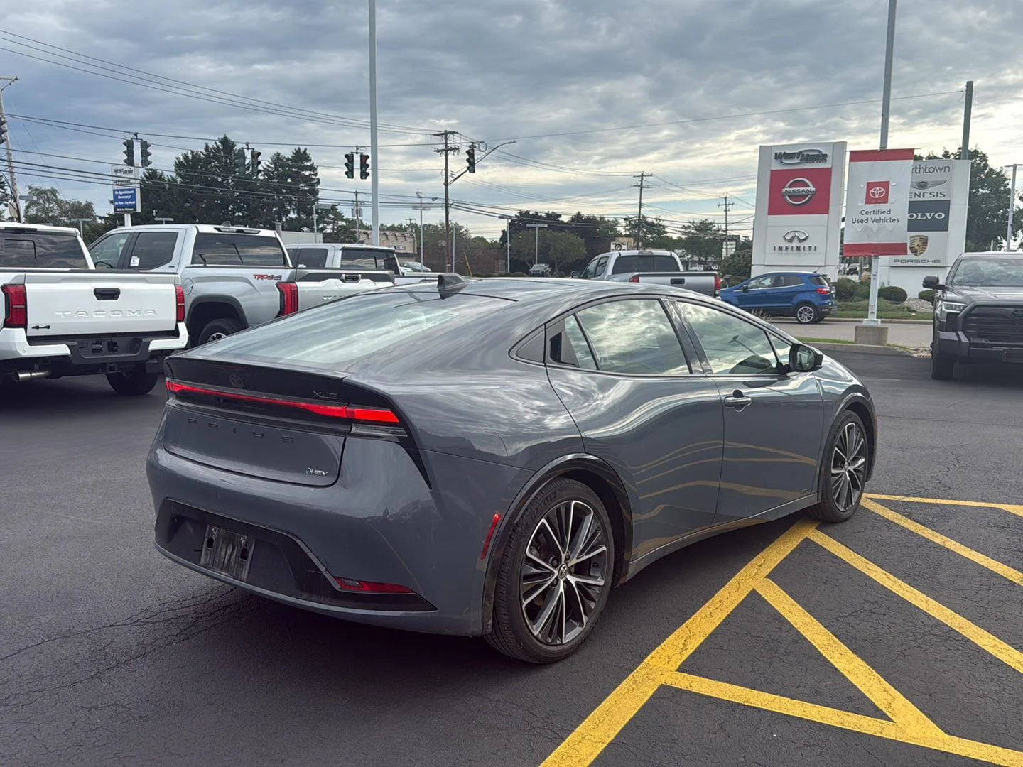 Used 2023 Guardian Gray Toyota XLE image 3