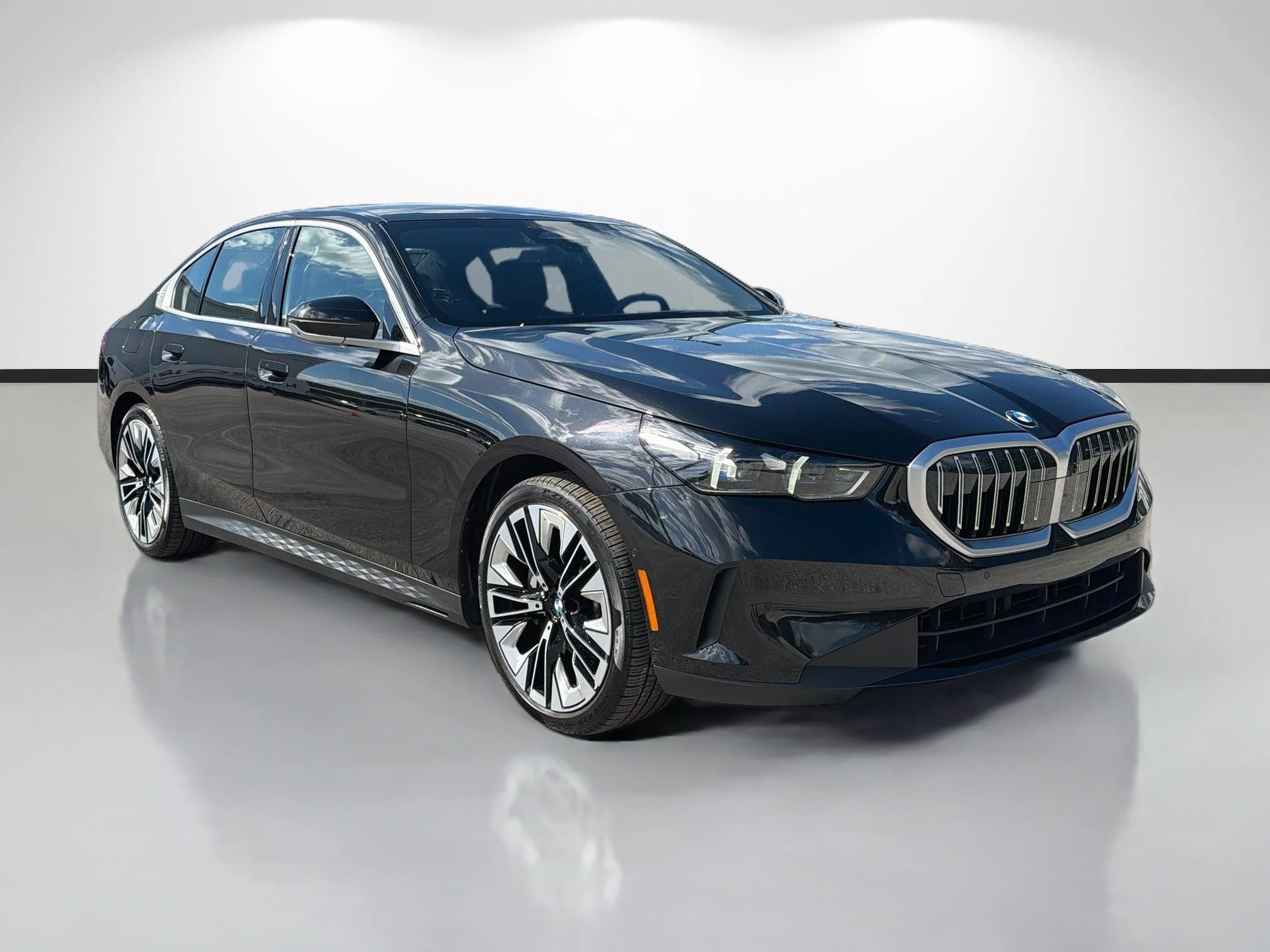2025 BMW 5 Series 530i