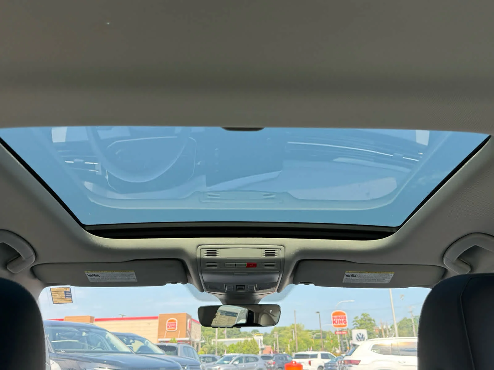 New 2026 Monterey Blue Pearl Volkswagen SE image 25