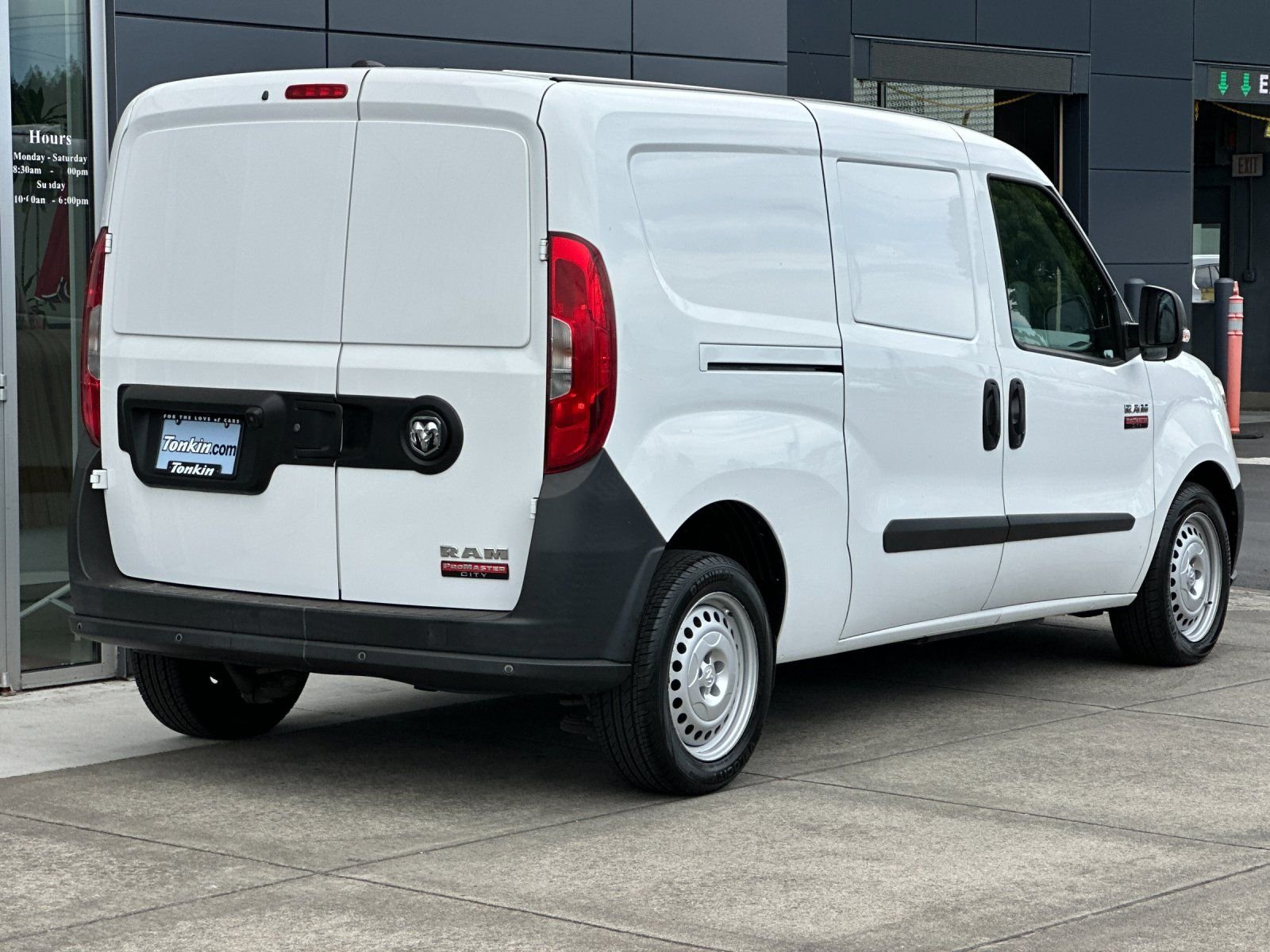 Used 2017 Bright White Ram Tradesman image 3