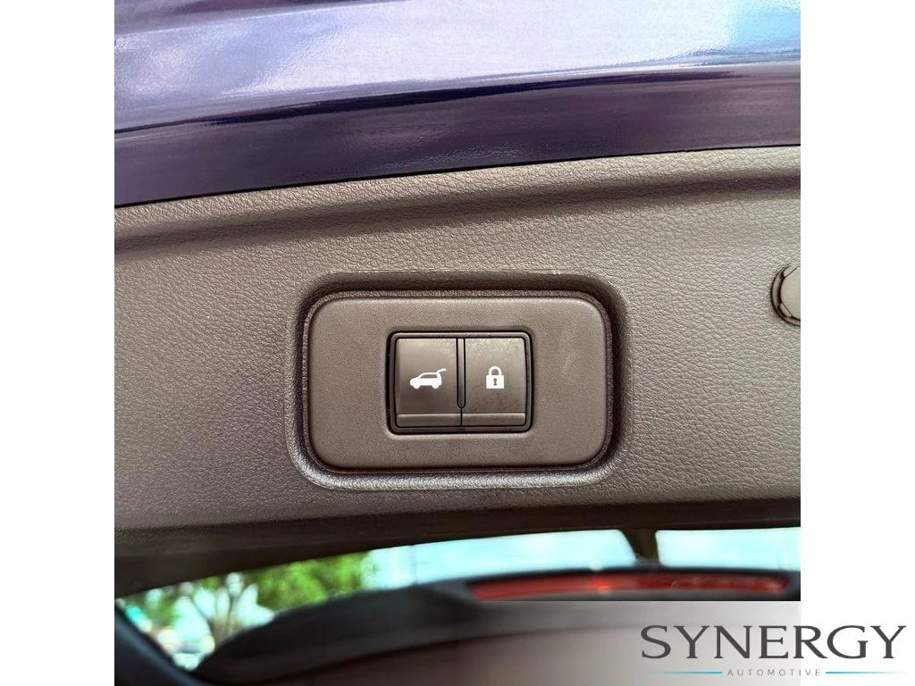Used 2025 Deep Ocean Blue Pearl Nissan SL image 27