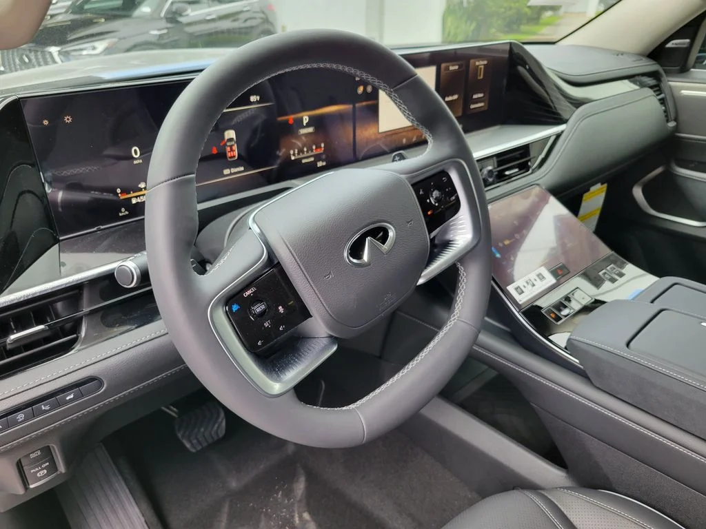 New 2027 Black INFINITI LUXE image 17