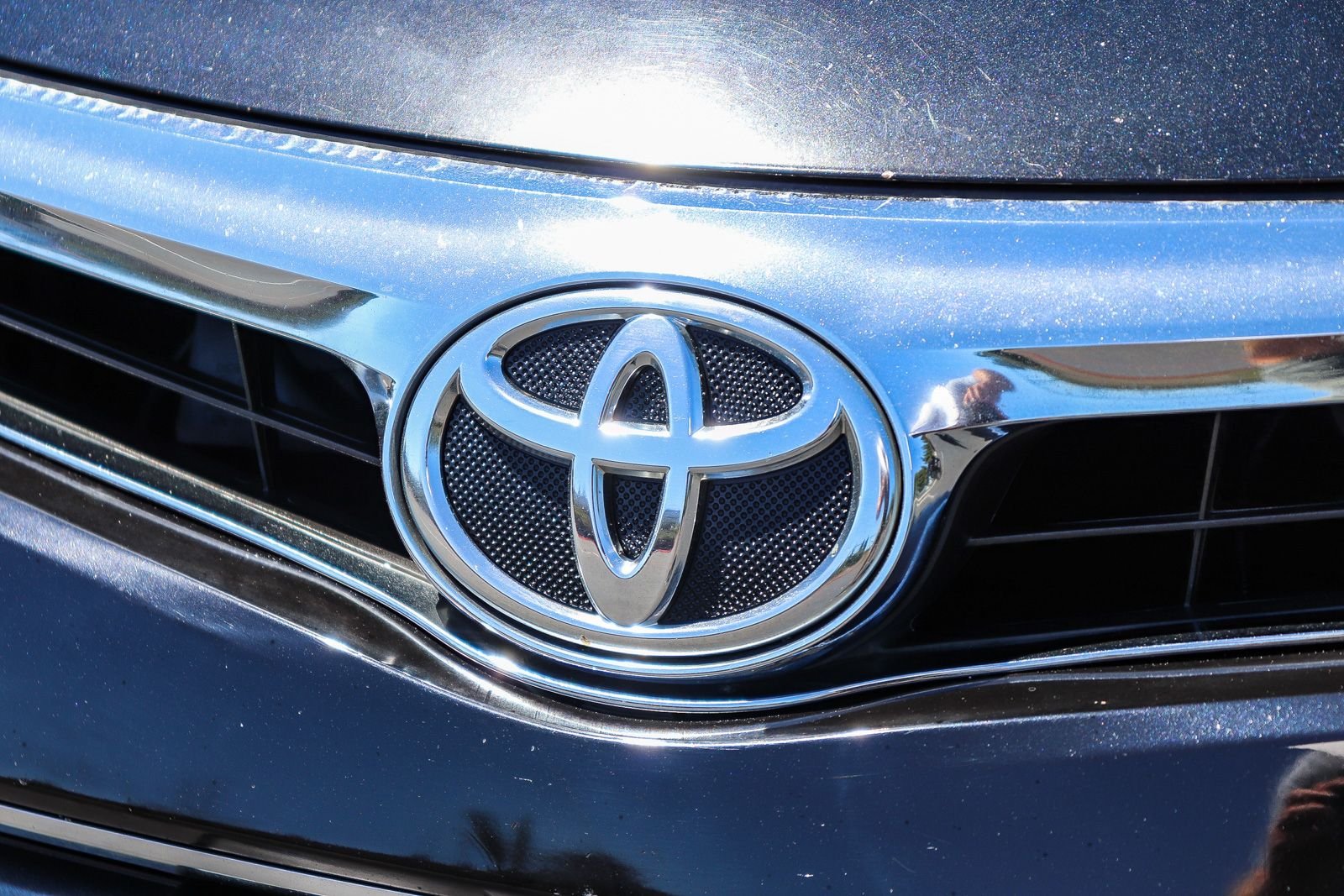 Used 2015 Attitude Black Toyota XLE image 13