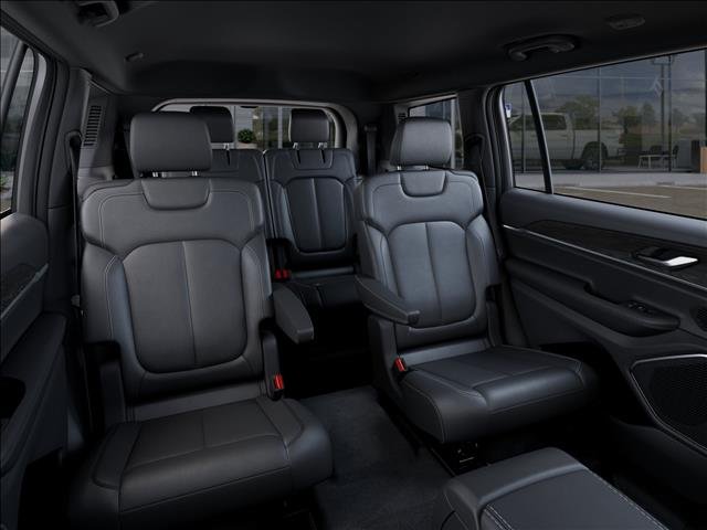 New 2026 Diamond Black Crystal Pearl-Coat Exterior Paint Jeep Limited 4x4 image 15