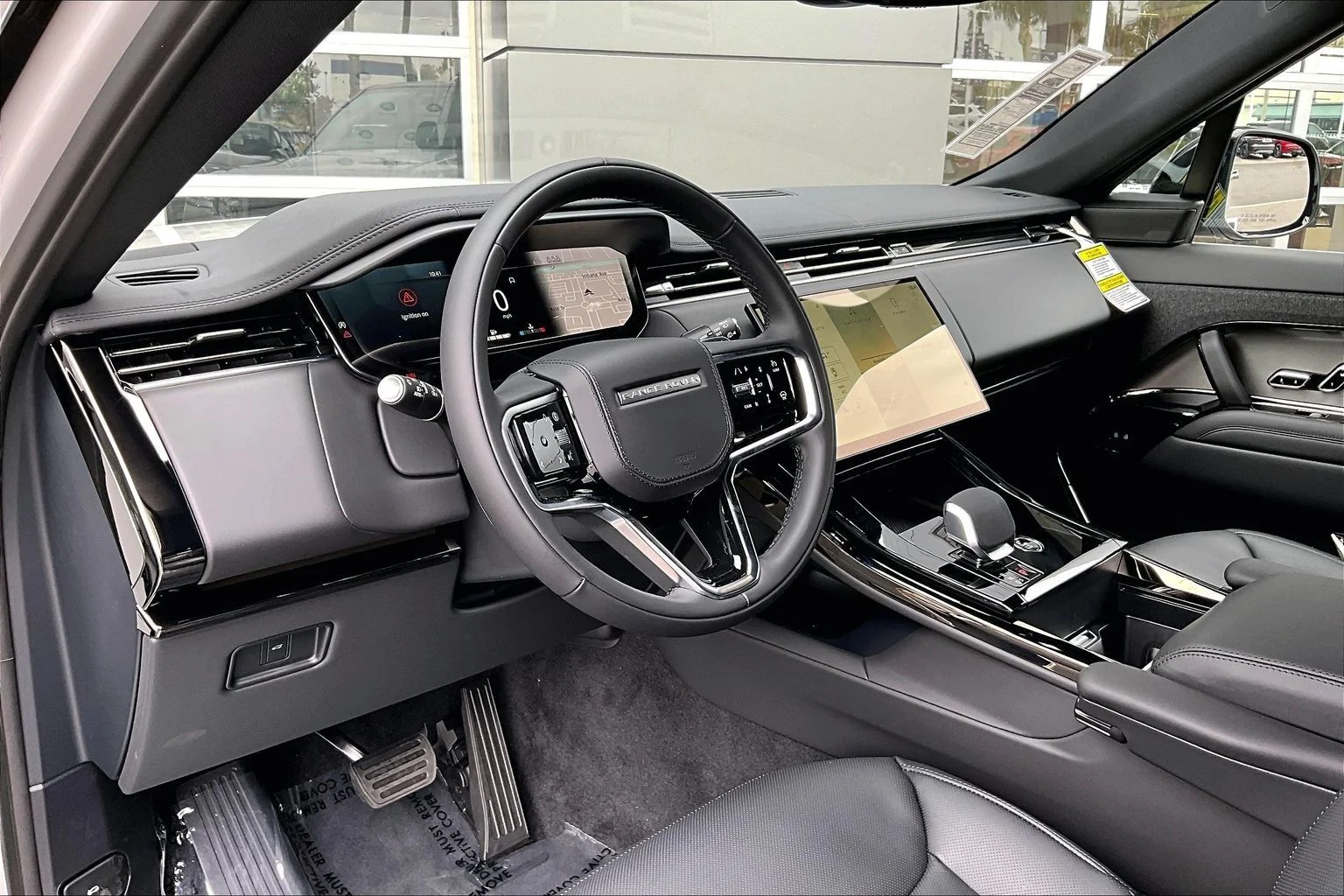 New 2026 Borasco Grey Land Rover SE image 6