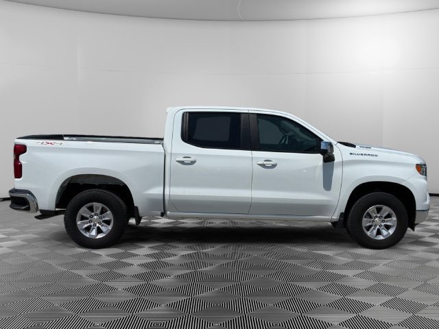New 2026 Summit White Chevrolet LT image 6