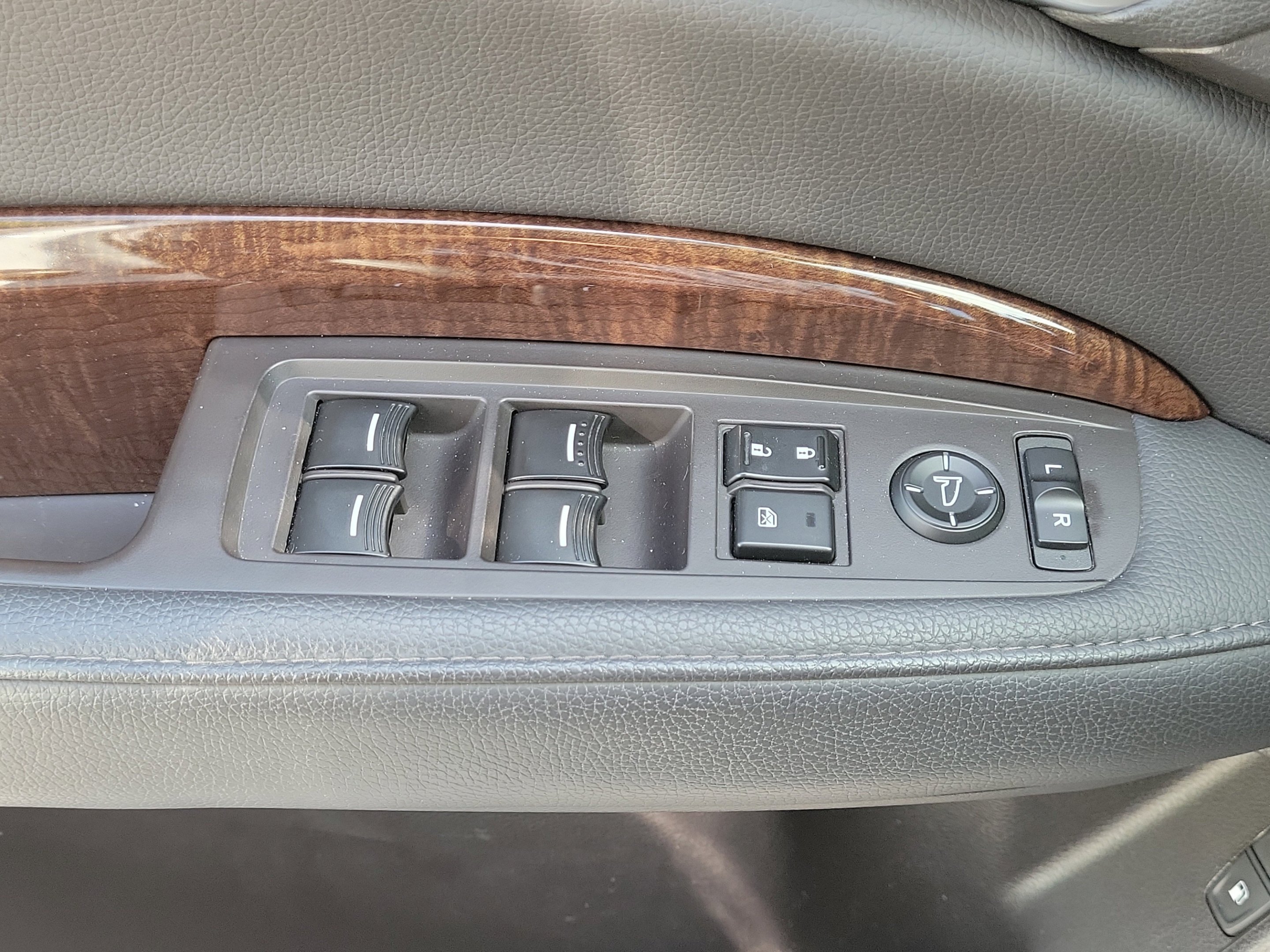 Used 2020 Platinum White Pearl Acura MDX image 55