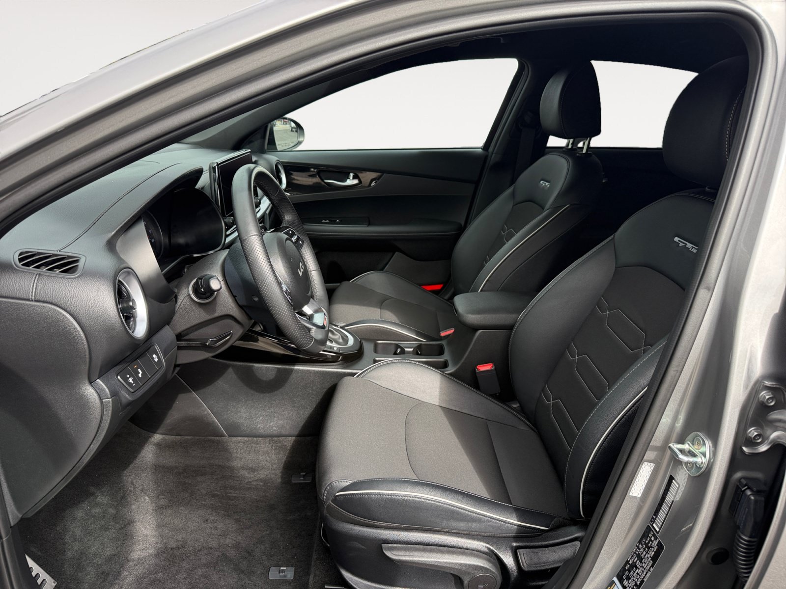 Used 2023 Steel Gray KIA GT-Line image 10