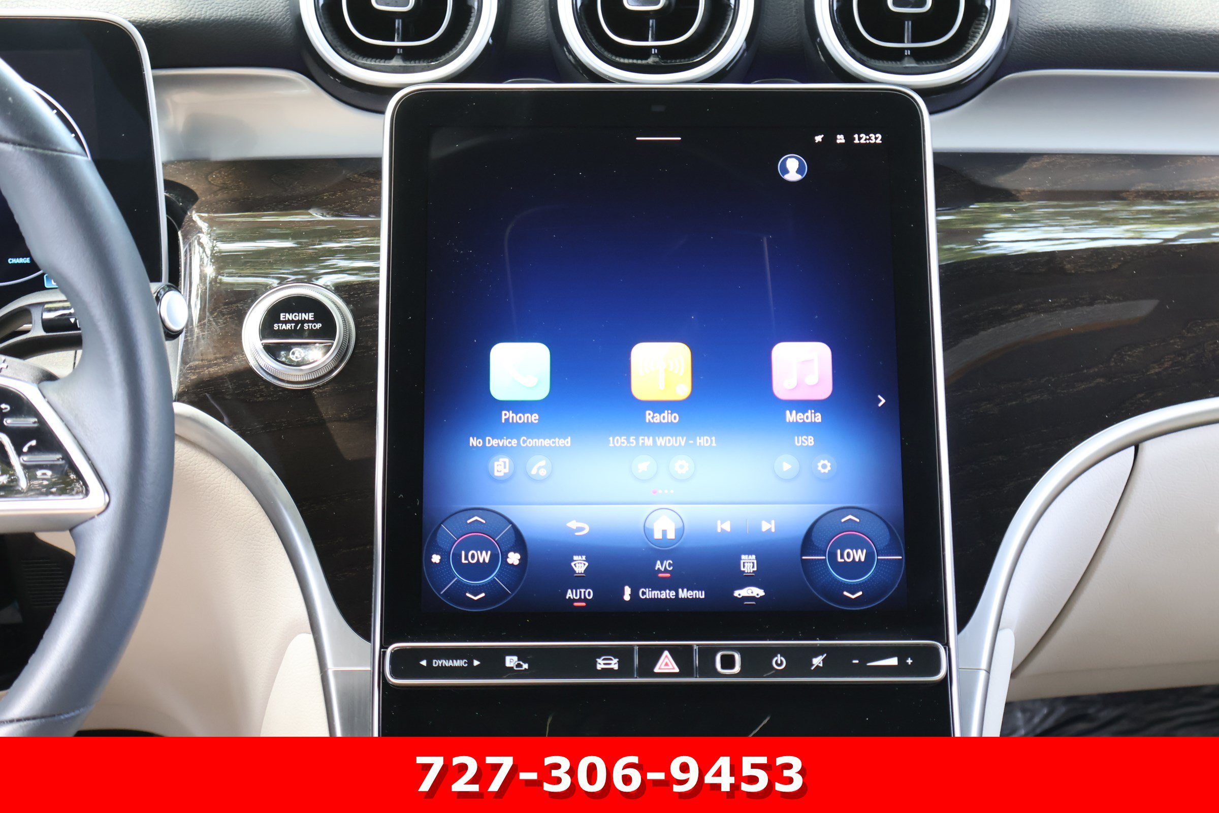 Certified Used 2025 Polar White Mercedes-Benz GLC 300 image 3