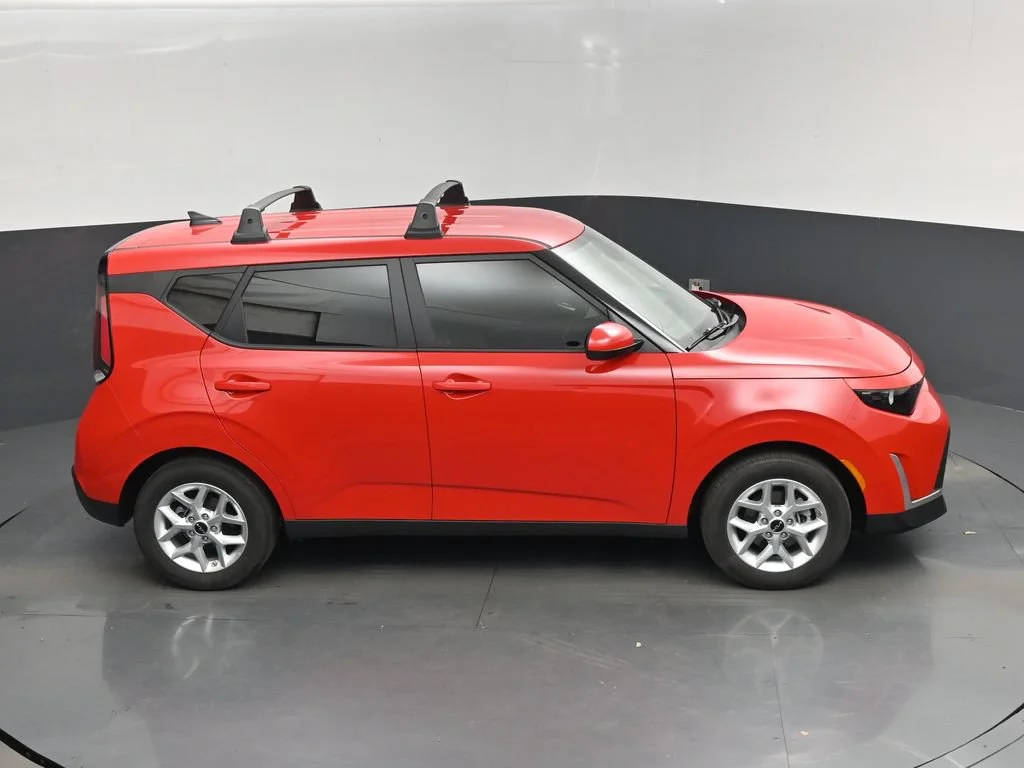 Used 2025 Red Kia LX image 13
