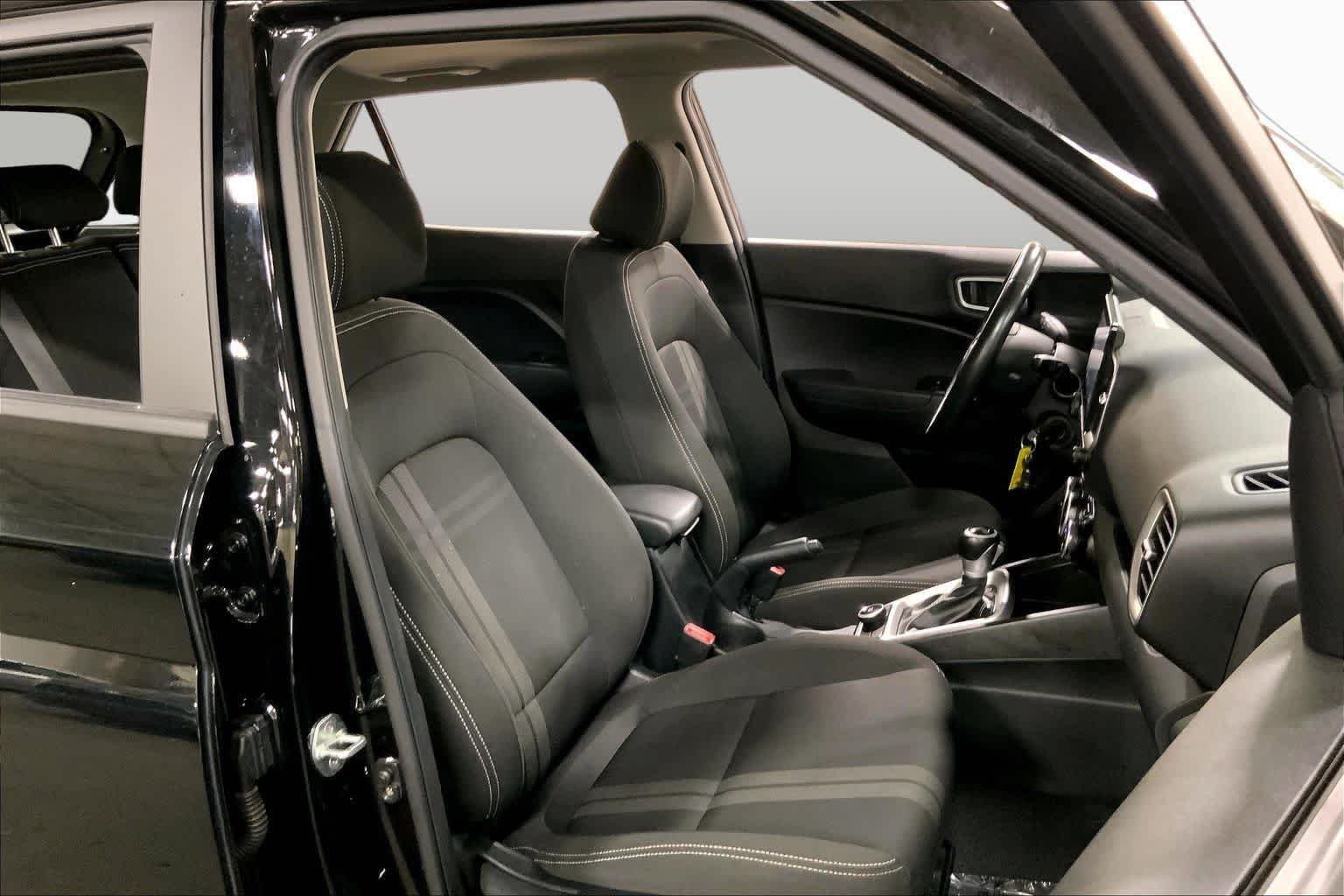 Used 2022 Black Noir Pearl Hyundai SEL image 16
