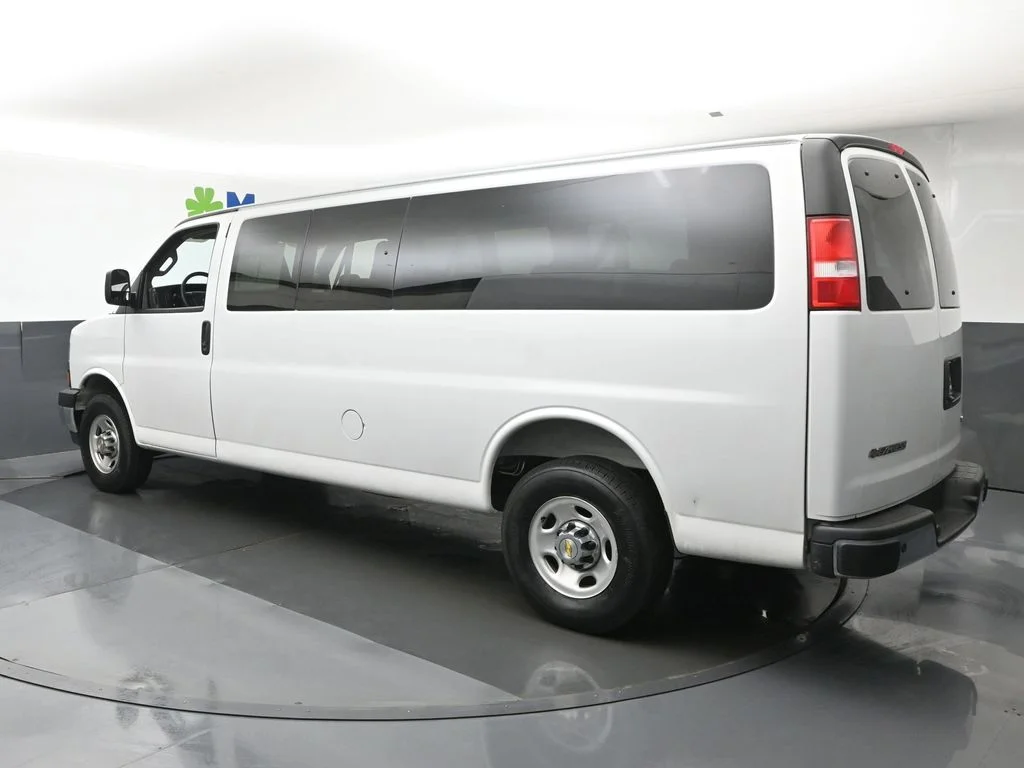 Used 2025 White Chevrolet LT image 26
