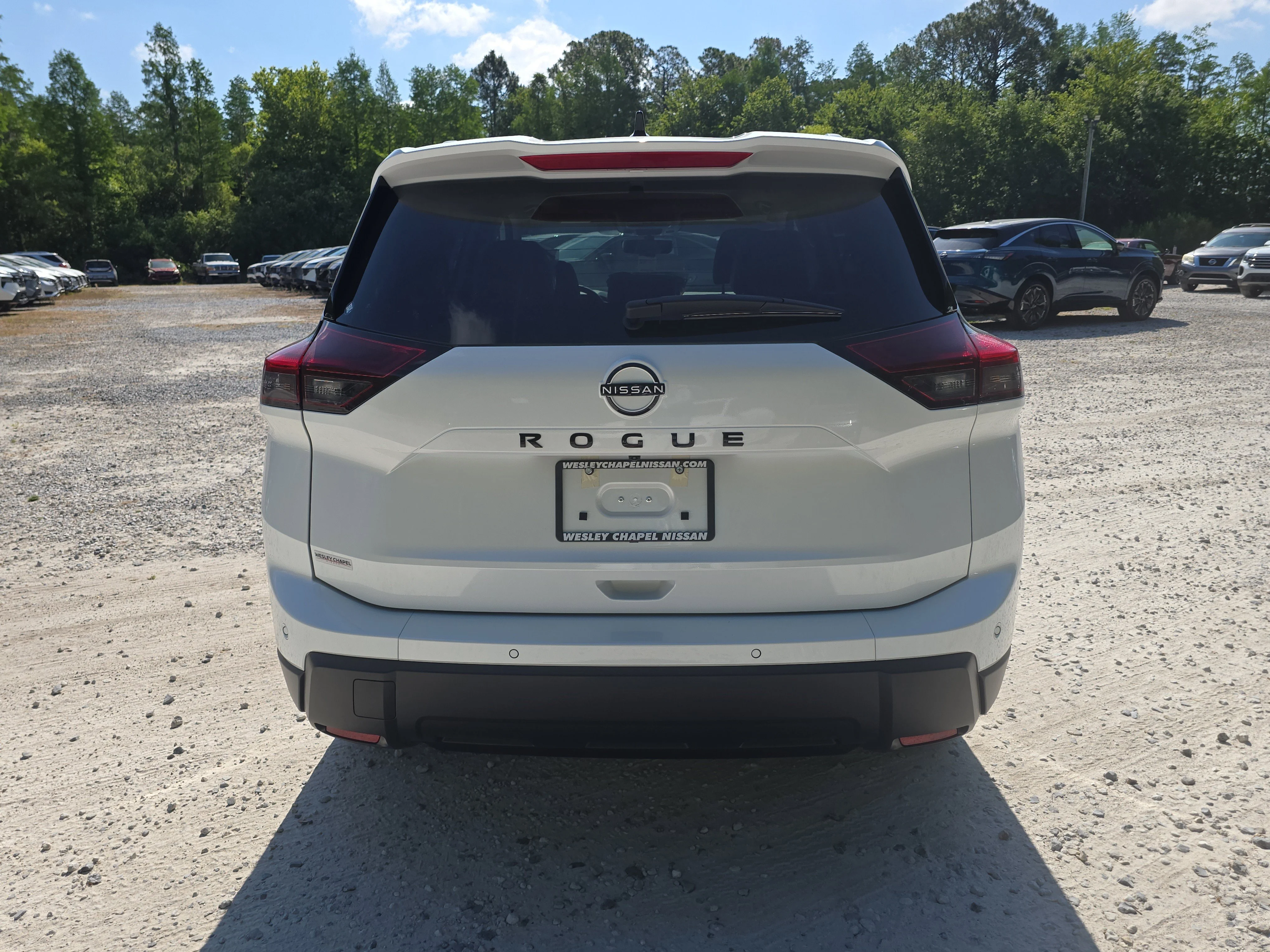 New 2026 Everest White Pearl Tricoat Nissan Dark Armor image 7
