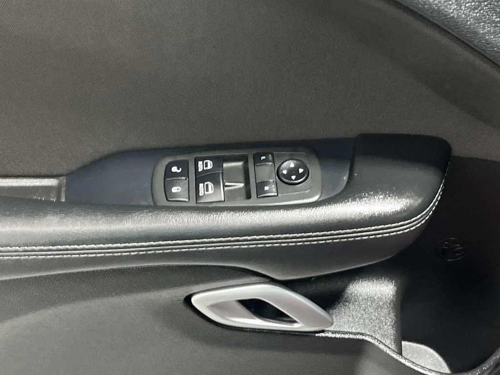 Used 2021 Torred Clearcoat Dodge R/T 5.7L HEMI 1 Owner image 15
