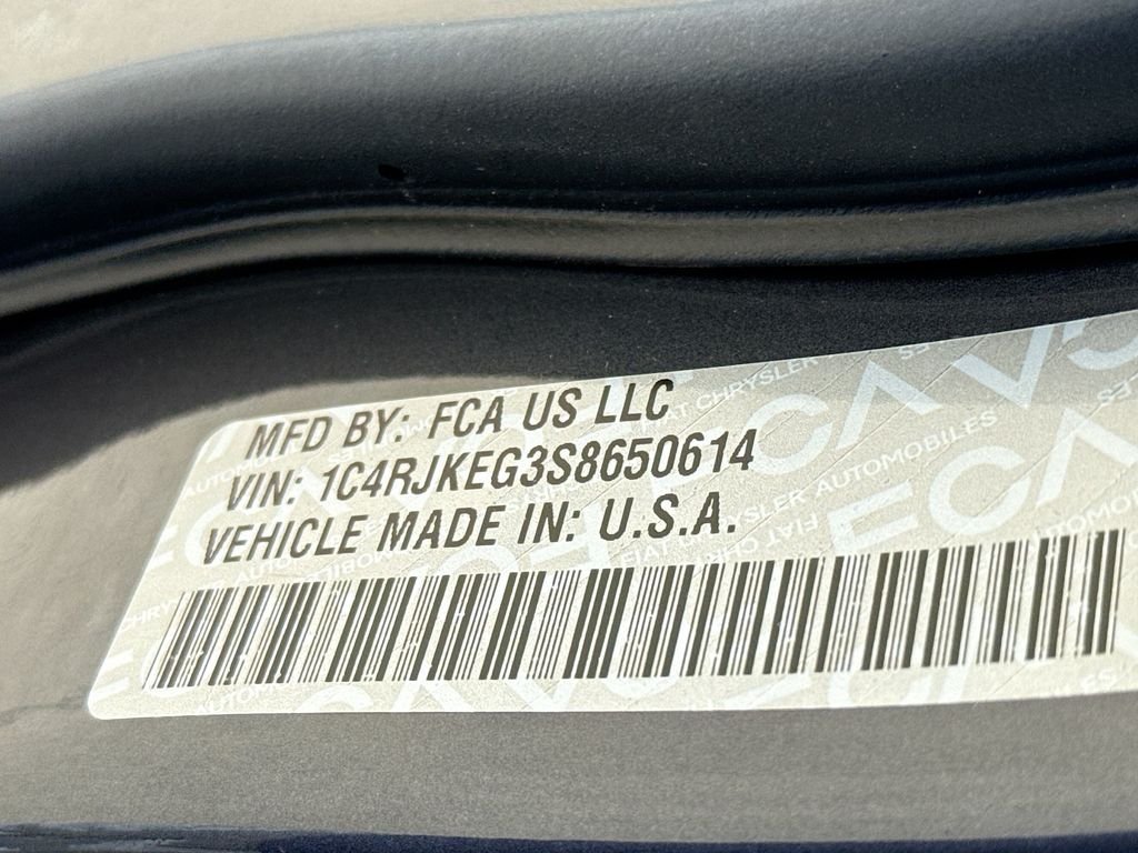 Certified Used 2025 Baltic Gray Metallic Clearcoat Jeep Summit image 37