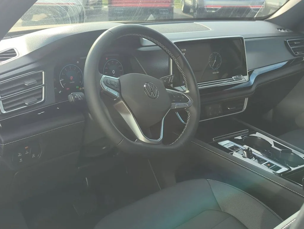 New 2026 Green Volkswagen 2.0T SEL image 10