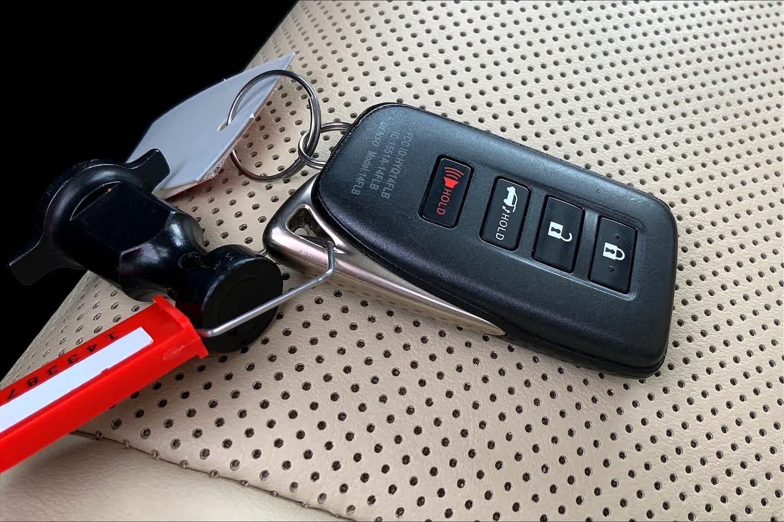 Used 2021 Matador Red Mica Lexus  image 15