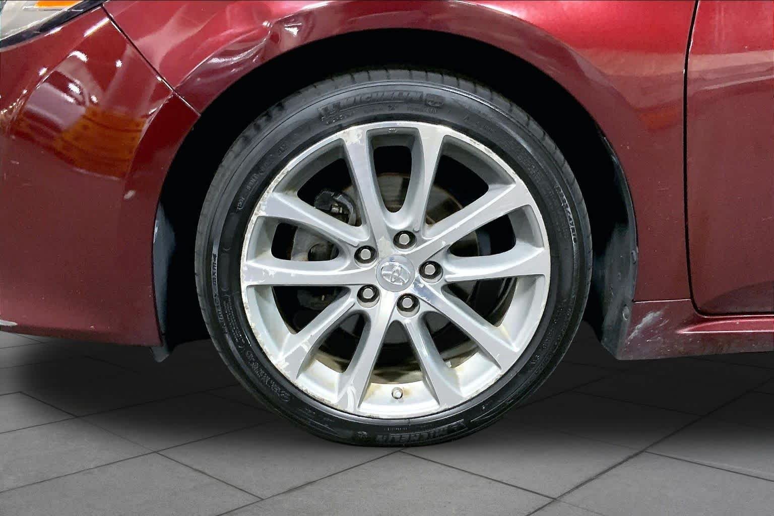 Used 2015 Ooh La La Rouge Mica Toyota XLE Touring image 11
