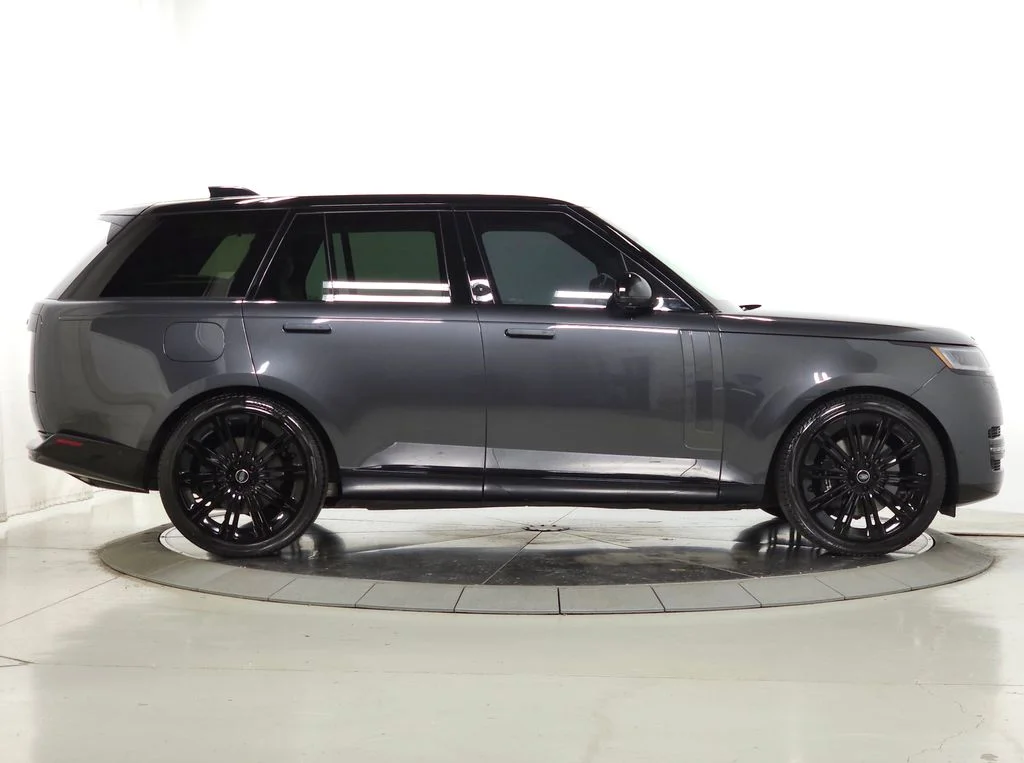 Certified Used 2024 Gray Land Rover SE image 9