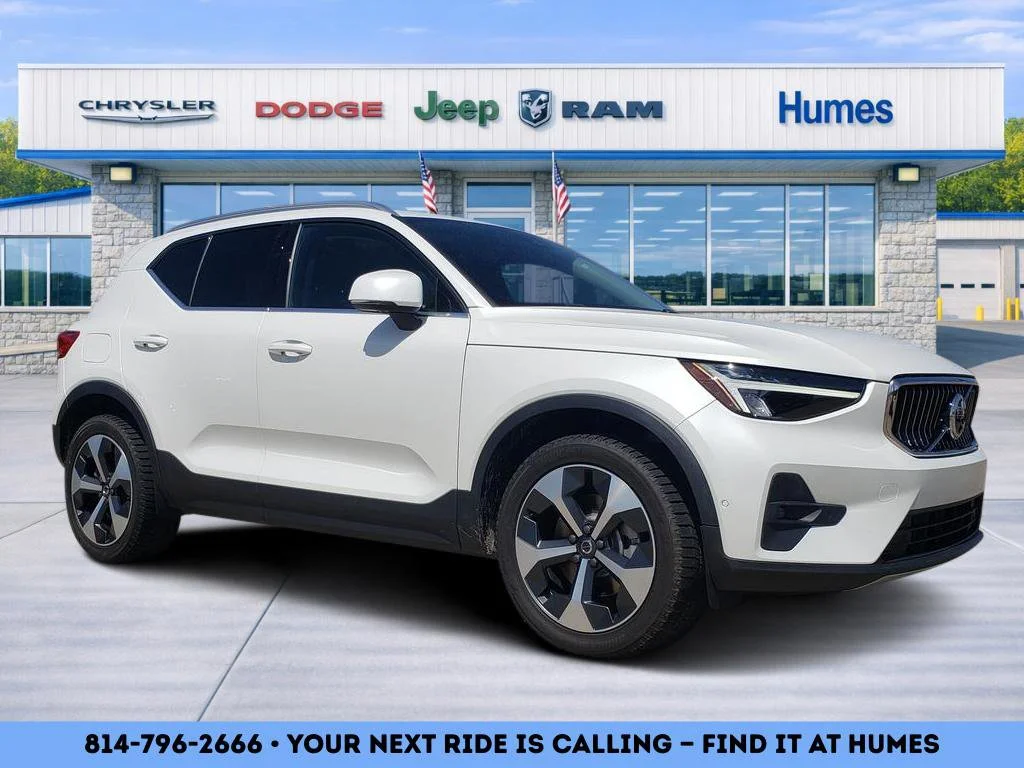 2024 Volvo XC40 B5 Plus Bright AWD's photo