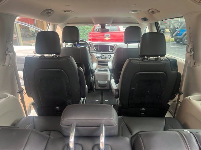 2017 Chrysler Pacifica Touring-L - Photo 8