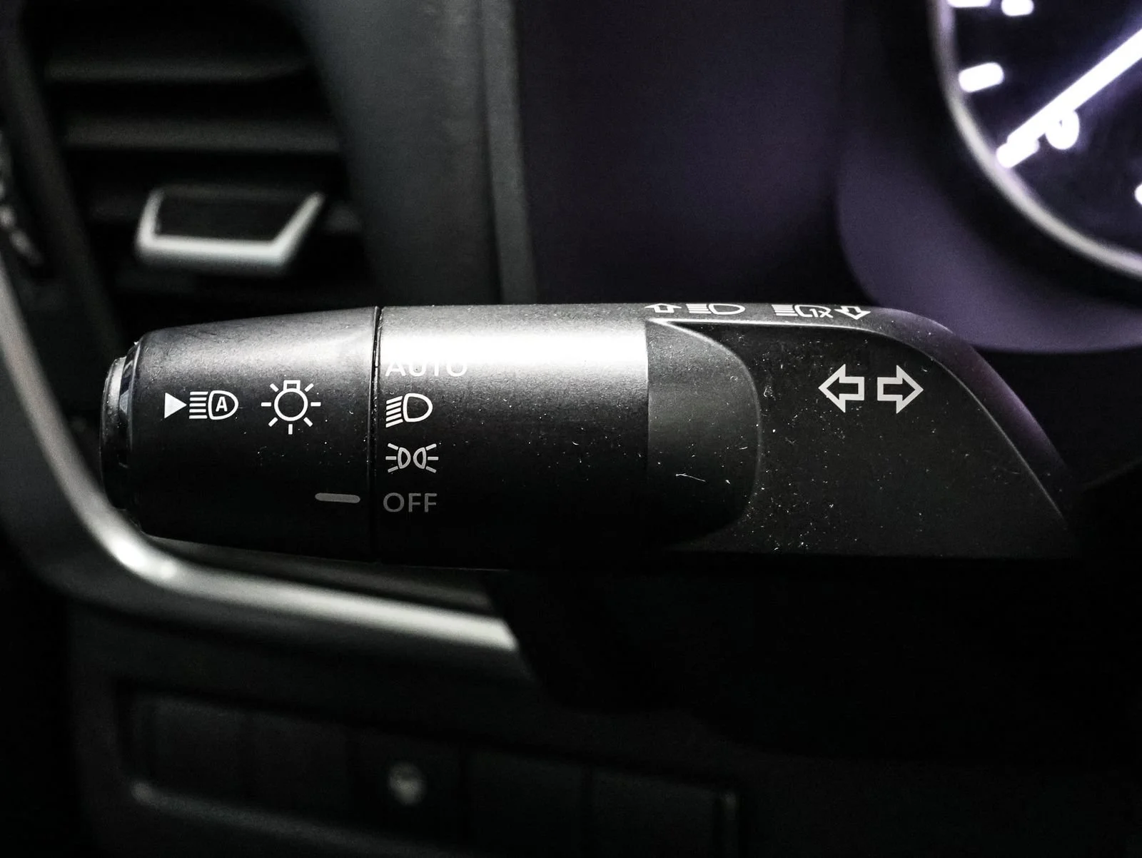 Used 2023 Silver Nissan SV Intelligent AWD image 35